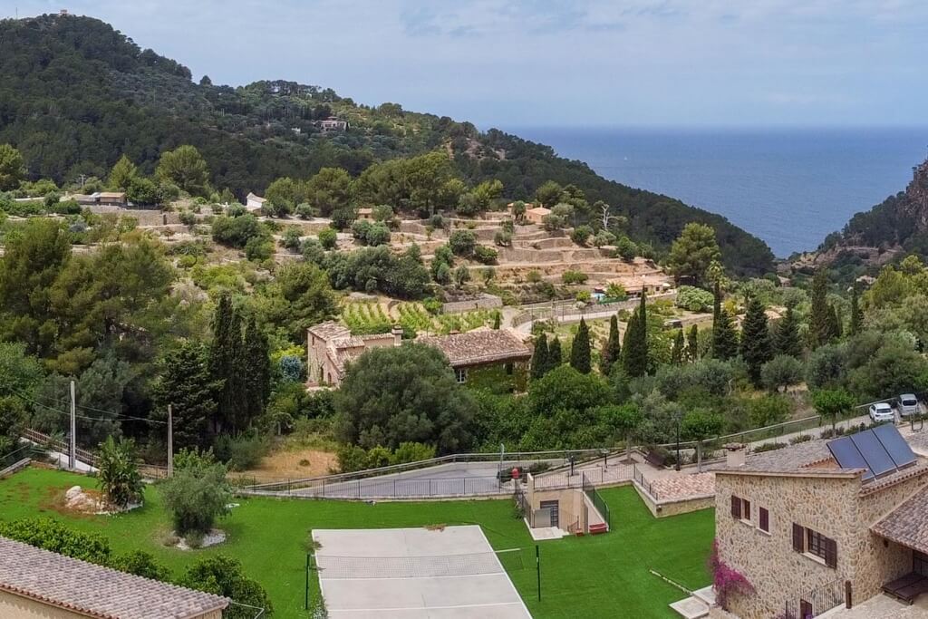 LUXURY VILLA – GUEST HOUSE, SEA VIEWS AND SPA – image 4