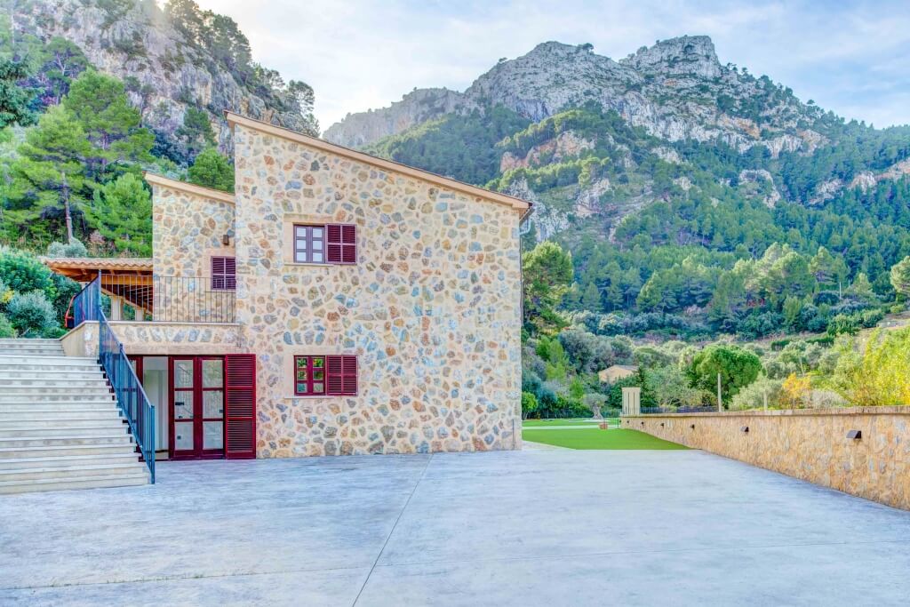 LUXURY VILLA – GUEST HOUSE, SEA VIEWS AND SPA – image 6