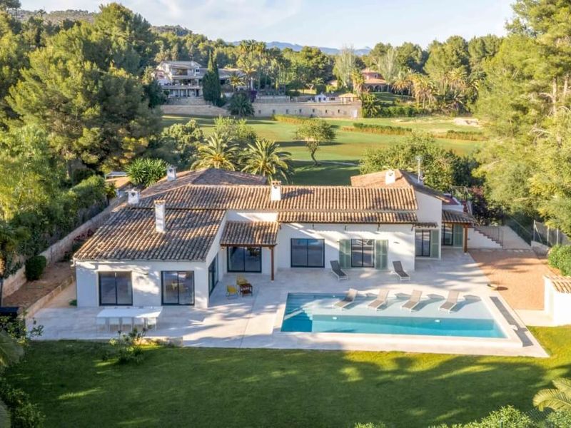 TOURIST LICENSE LUXURY VILLA IN SON VIDA