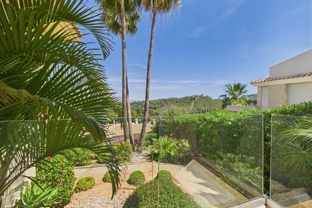 SOLD – Villa Hole 12 – image 4