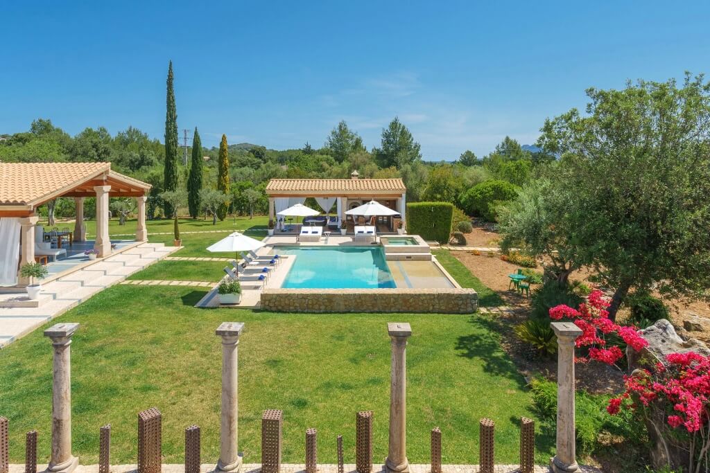 IMPRESSIVE LUXURY VILLA IN POLLENÇA – image 3