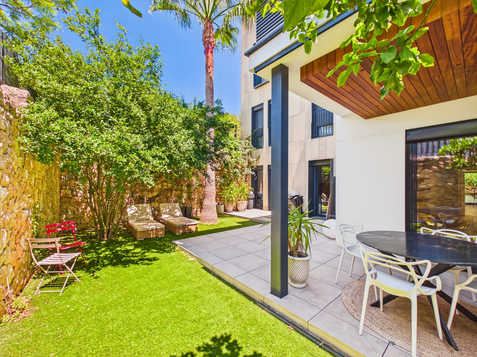 Elegante apartamento de lujo con un amplio jardín privado de fácil mantenimiento y una exclusiva piscina comunitaria de estilo resort — Apartamento en Golf Son Quint, Son Muntaner, Mallorca (foto 3 de 30)