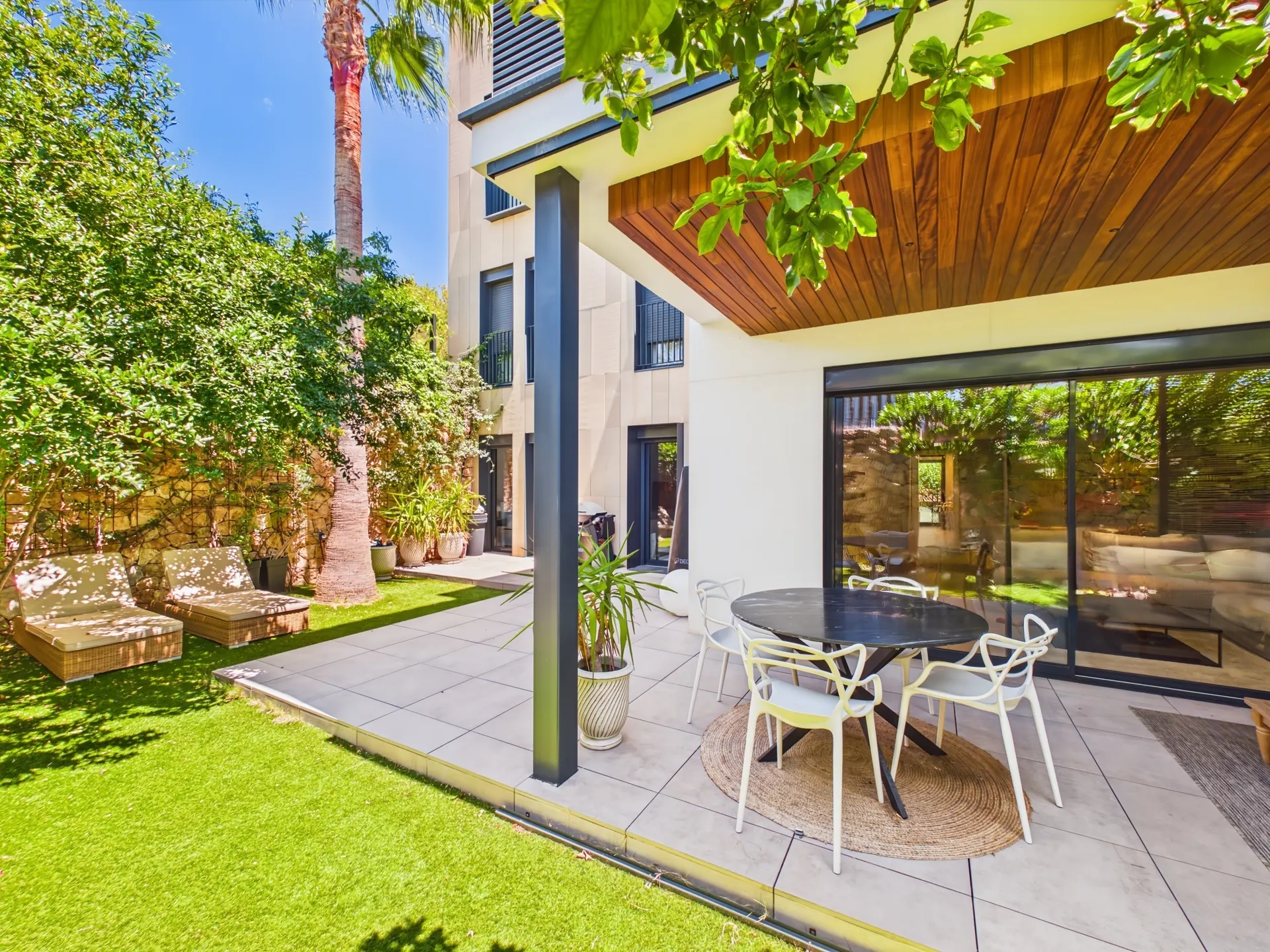 Elegante apartamento de lujo con un amplio jardín privado de fácil mantenimiento y una exclusiva piscina comunitaria de estilo resort — Apartamento en Golf Son Quint, Son Muntaner, Mallorca (foto 30 de 30)