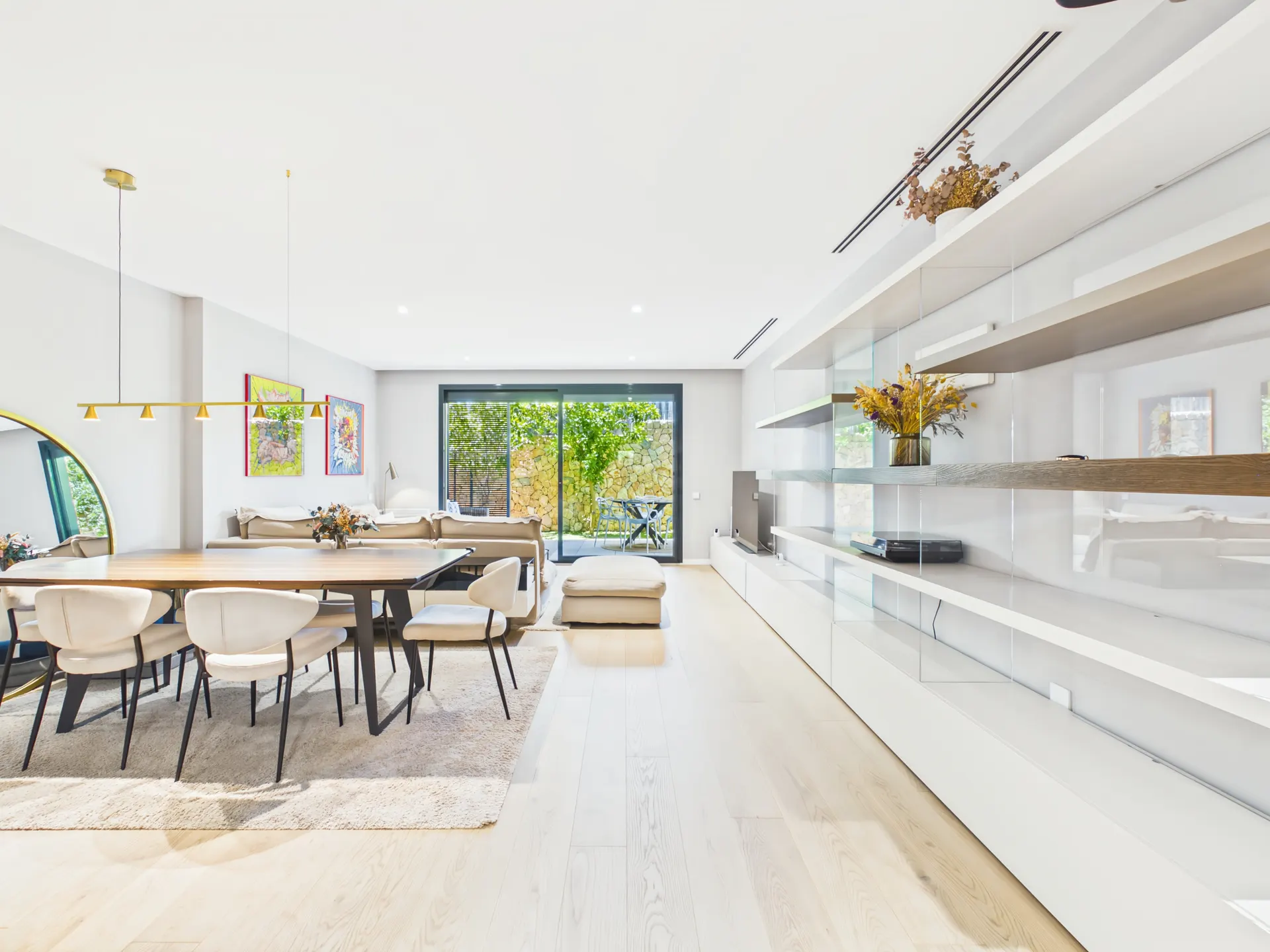 Elegante apartamento de lujo con un amplio jardín privado de fácil mantenimiento y una exclusiva piscina comunitaria de estilo resort — Apartamento en Golf Son Quint, Son Muntaner, Mallorca (foto 5 de 30)