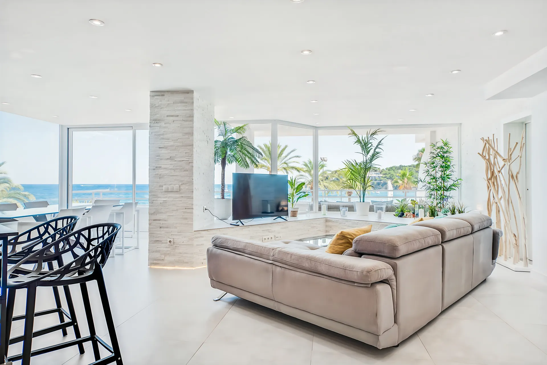 Beachfront Apartment — Apartment in Magaluf, Calvia, Mallorca (photo 3 of 26)