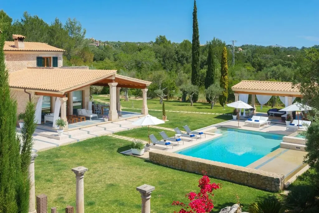 IMPRESSIVE LUXURY VILLA IN POLLENÇA – image 2