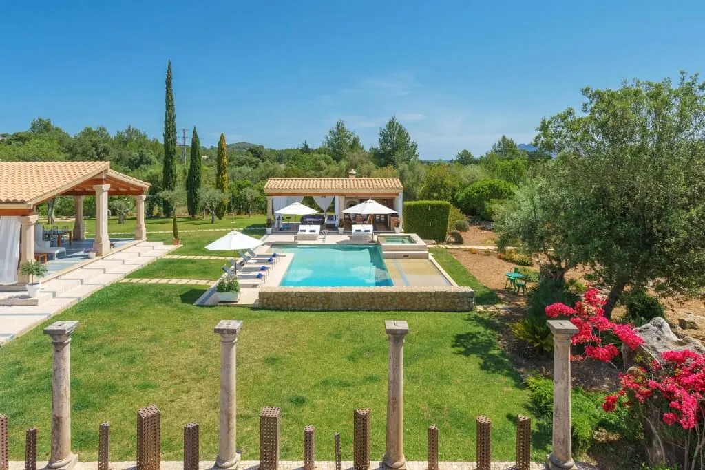 IMPRESSIVE LUXURY VILLA IN POLLENÇA – image 3