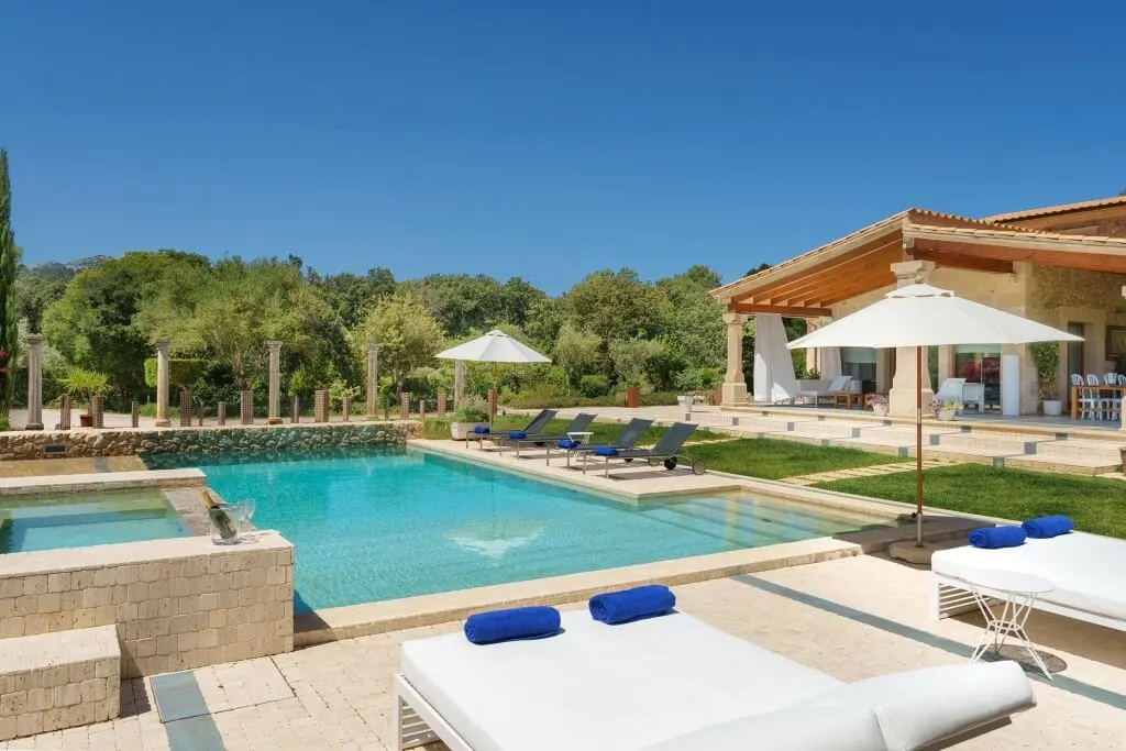 IMPRESSIVE LUXURY VILLA IN POLLENÇA – image 5